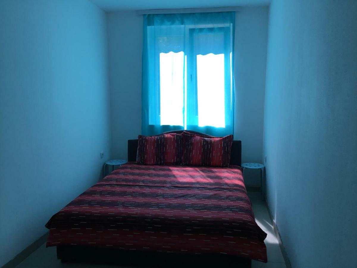 Dk Apartmani Dobra Voda Exterior photo